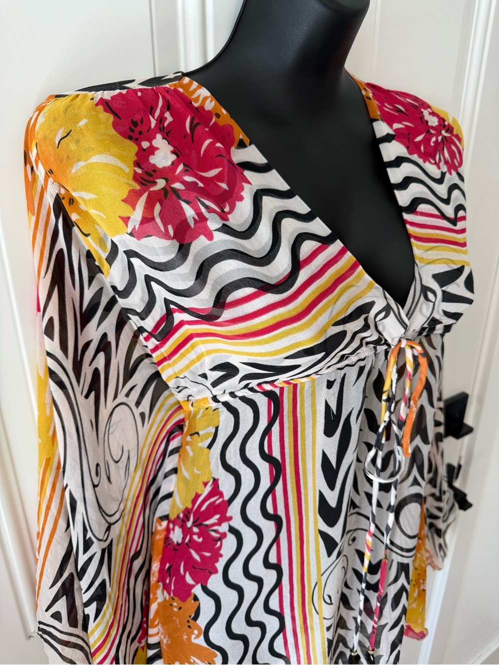 Women’s V-Neck Floral & Zebra Print Tunic coverup- XXS - Picture 4 of 9